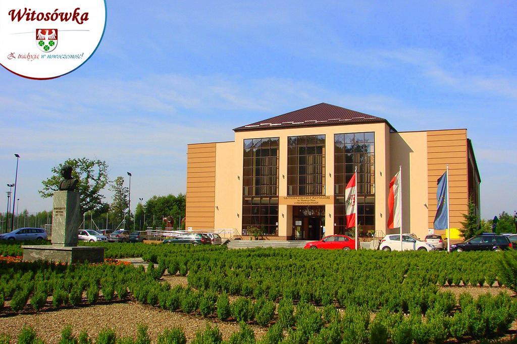 Pokoje Goscinne W Centrum Kultury Wsi Polskiej Wierzchoslawice Ngoại thất bức ảnh