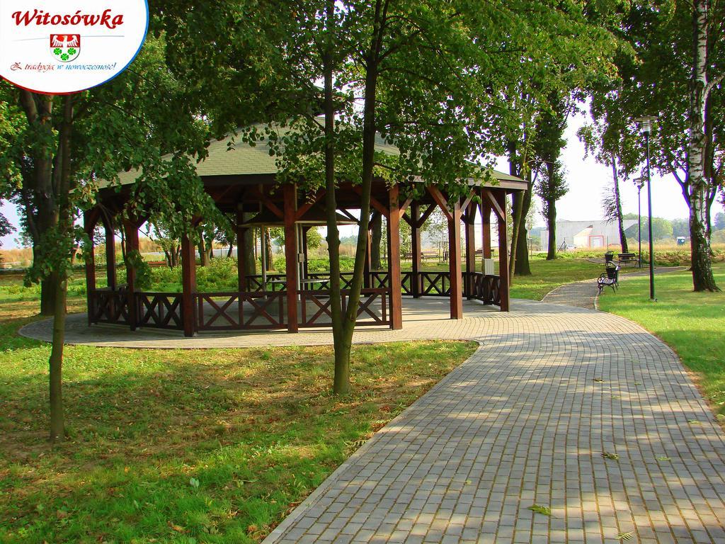 Pokoje Goscinne W Centrum Kultury Wsi Polskiej Wierzchoslawice Ngoại thất bức ảnh